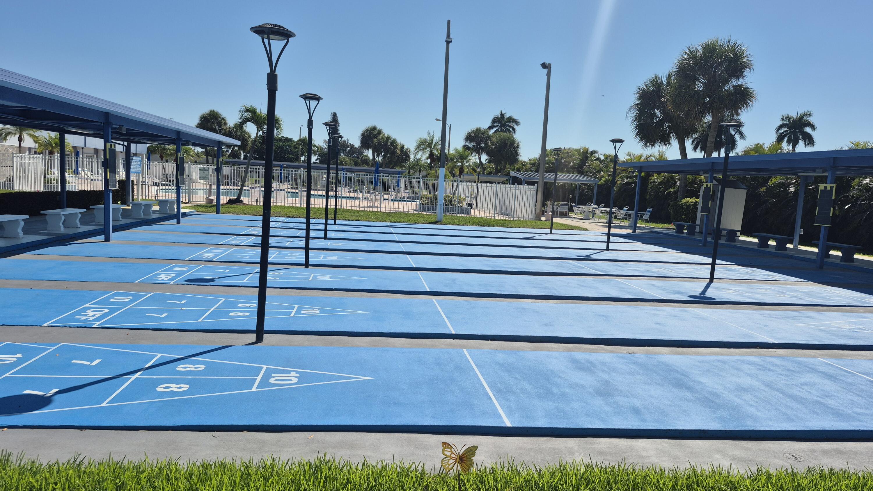 CRESTHAVEN VILLAS CONDO 13 - Residential