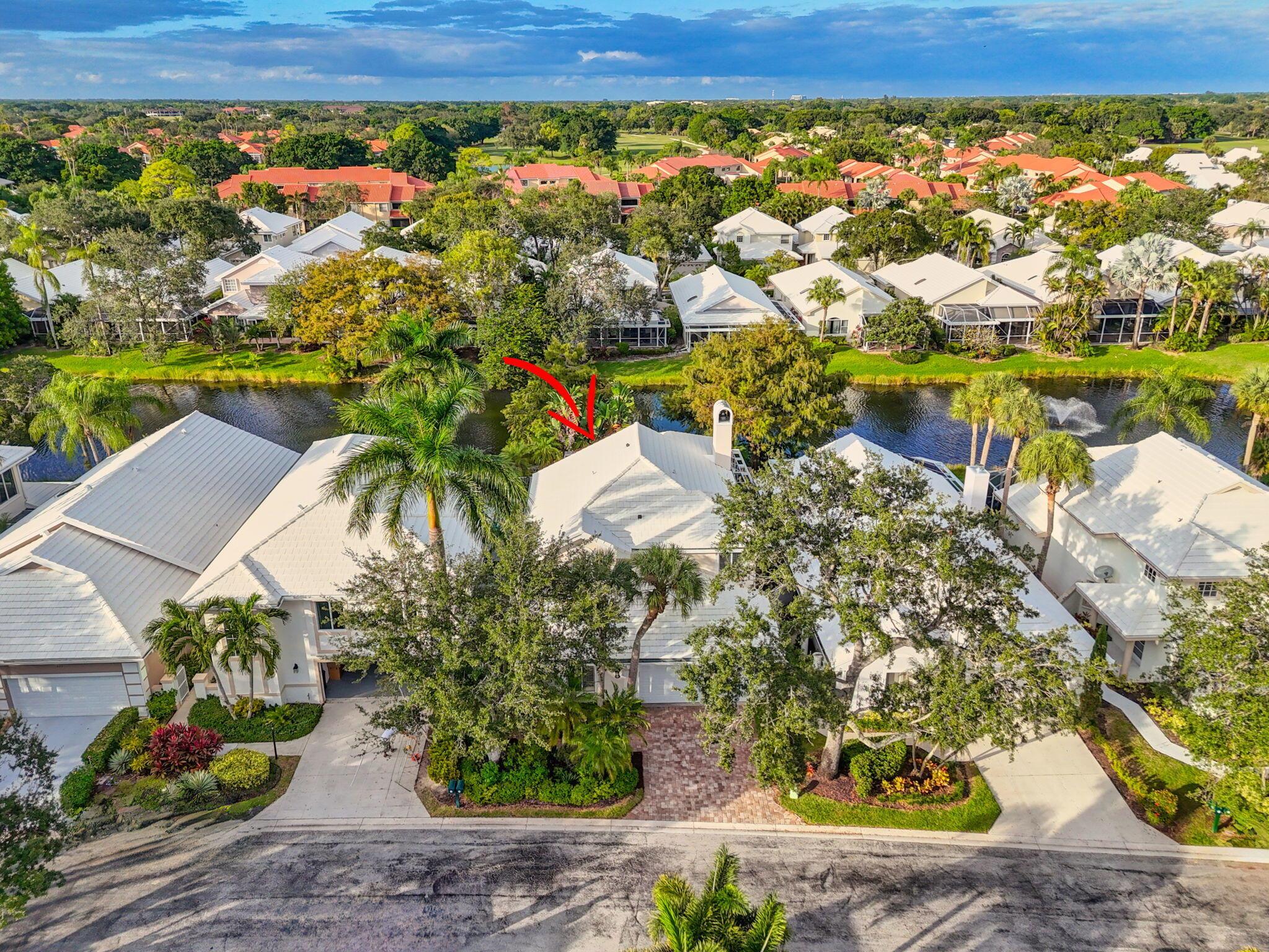 221 Canterbury Drive W