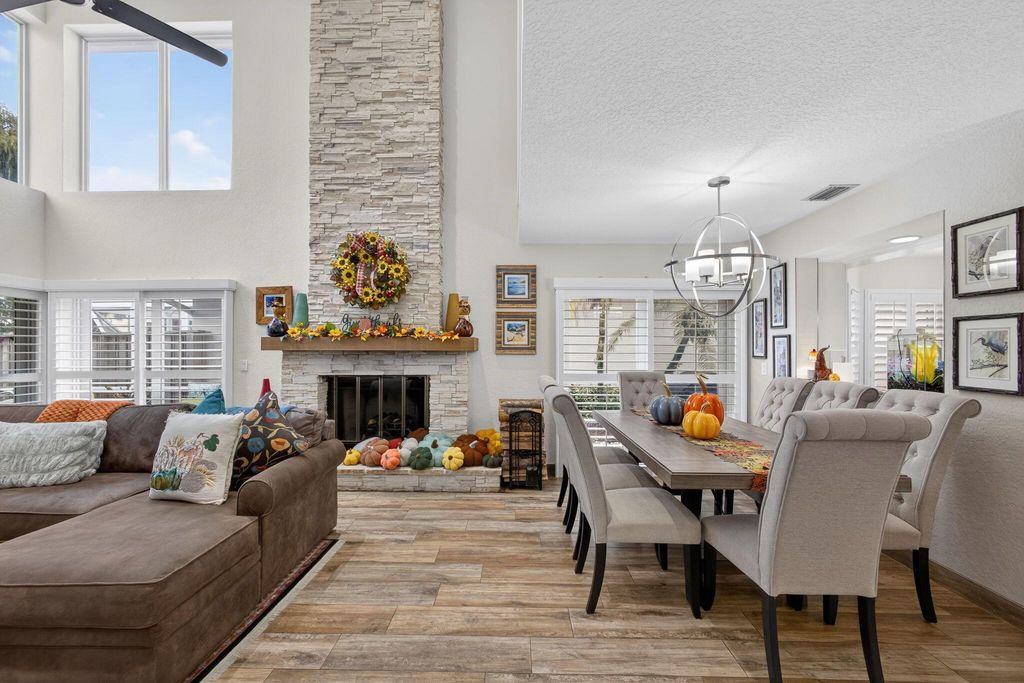 Photo of 221 Canterbury Drive W, Palm Beach Gardens, FL 33418 (MLS # R11138529)