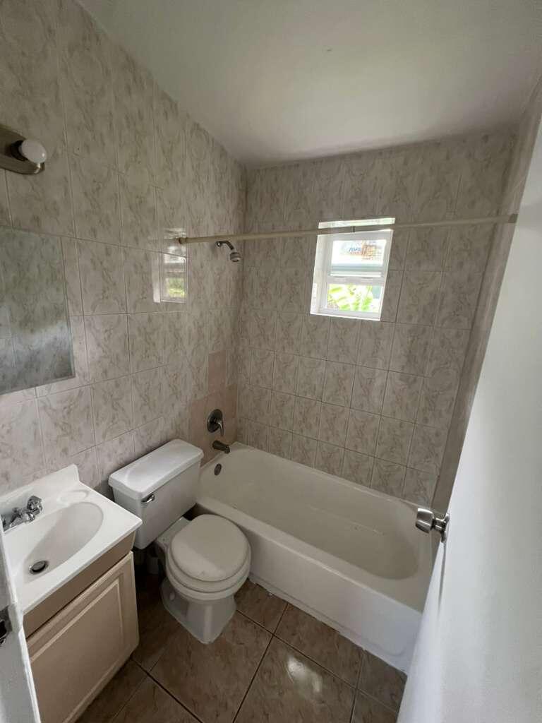1524 NW 42nd Street B