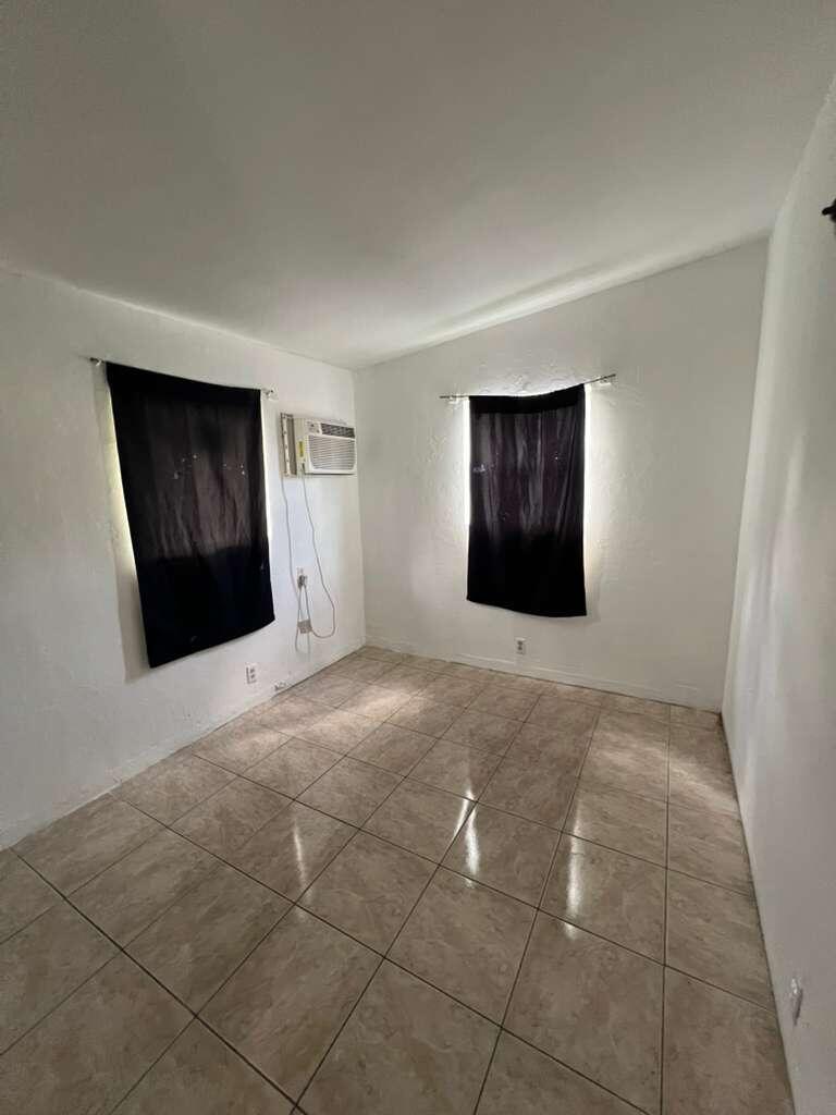 1524 NW 42nd Street B