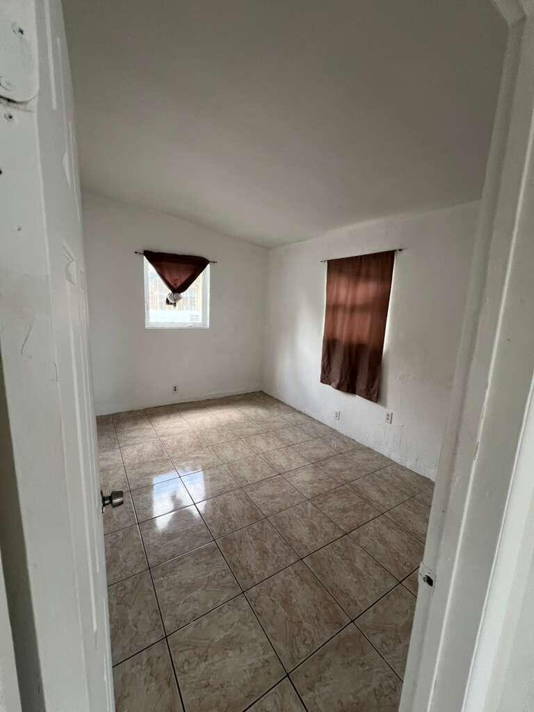 1524 NW 42nd Street B