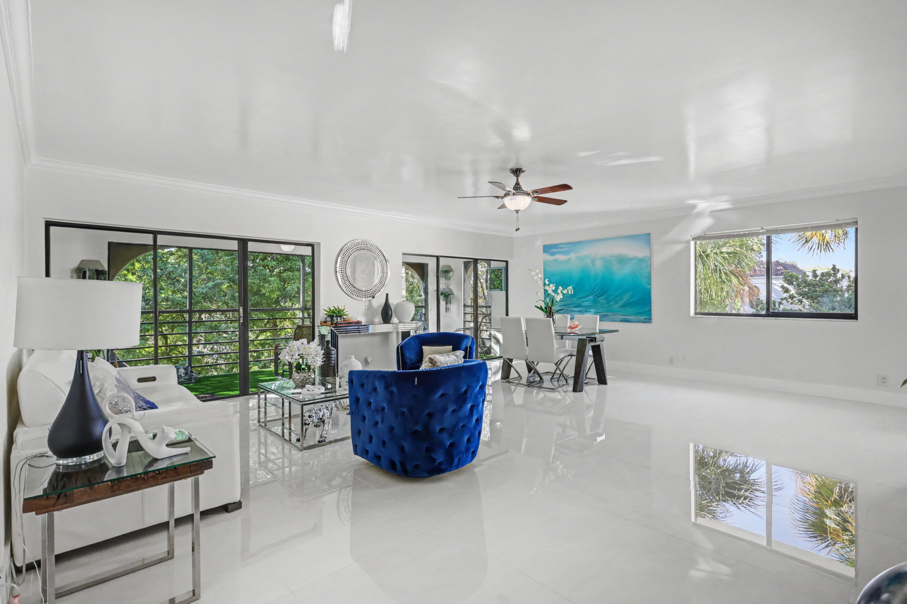 6328 Longboat Lane 403, Boca Raton, FL, 33433/$368,000 4 6328 Longboat Lane 403