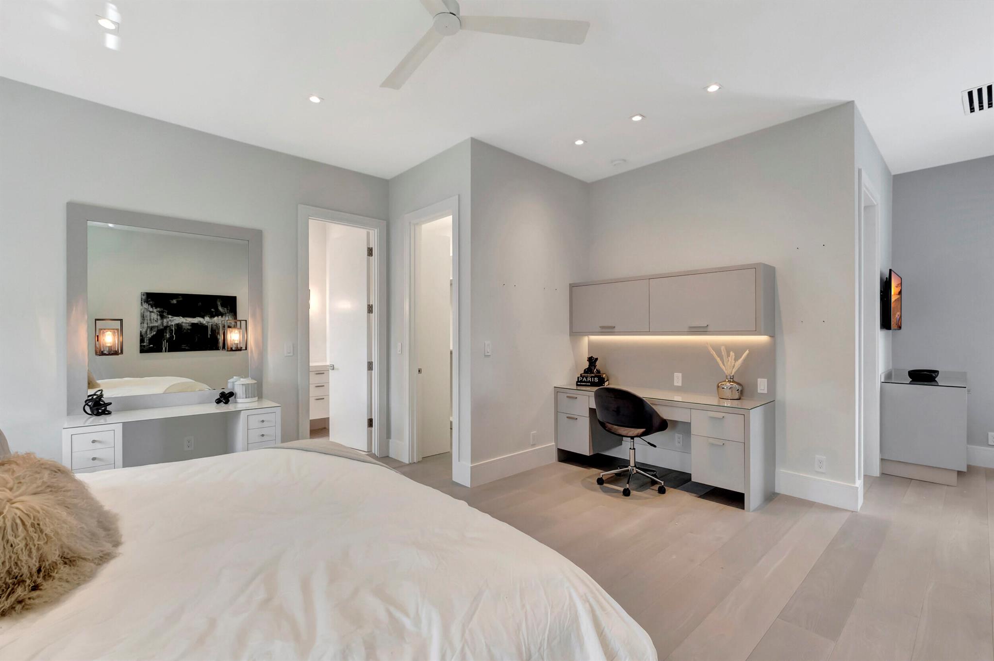 Mizner Country Club - Residential