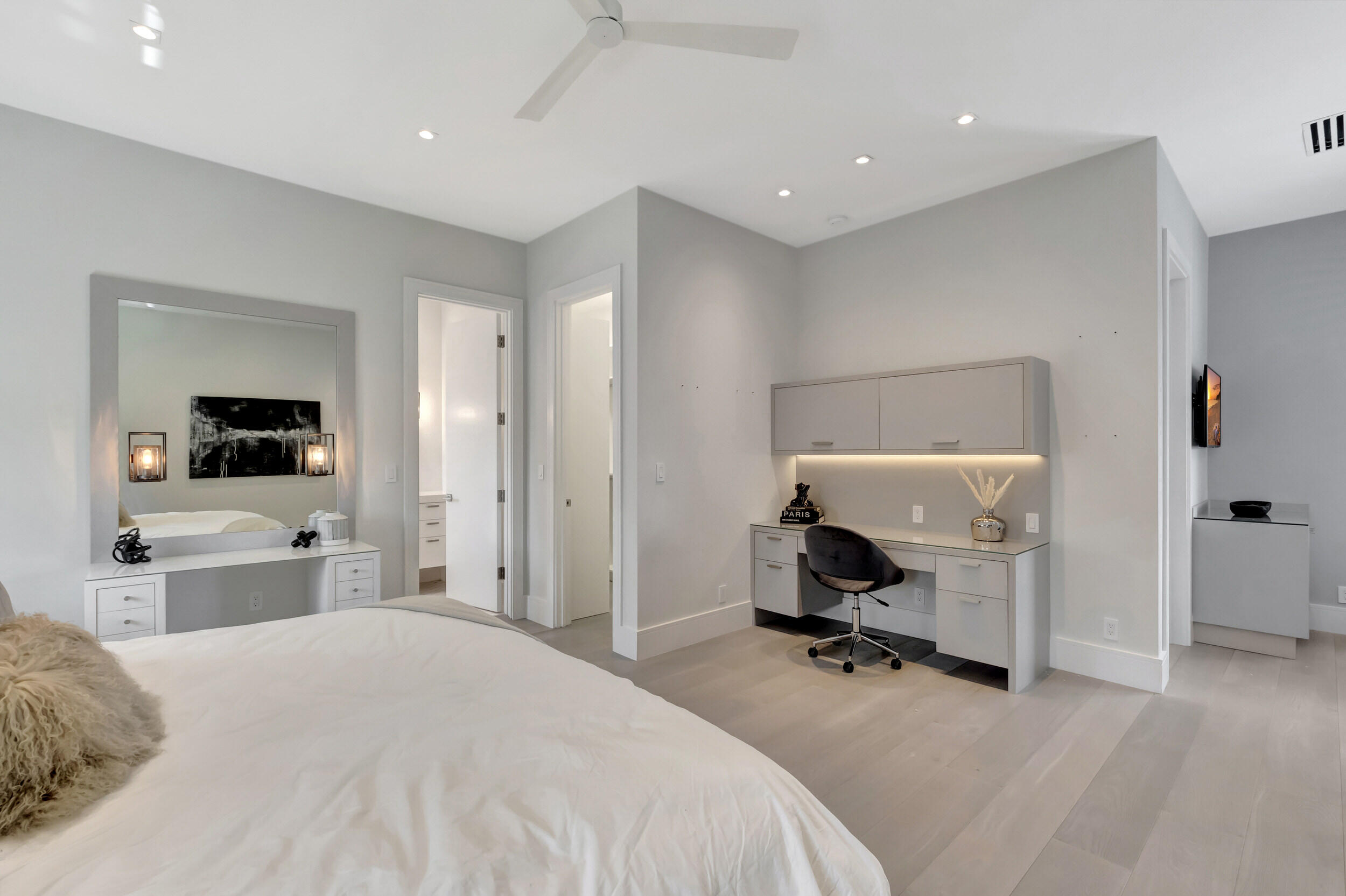 Mizner Country Club - Residential