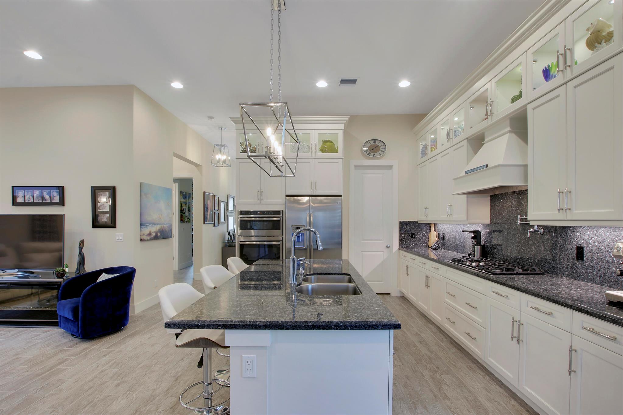 ALTON NEIGHBORHOOD 1 - Residential Lease