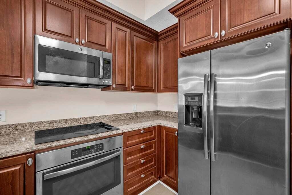 VIZCAYA LAKES CONDO - Residential