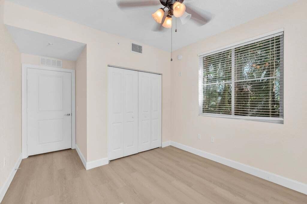 VIZCAYA LAKES CONDO - Residential