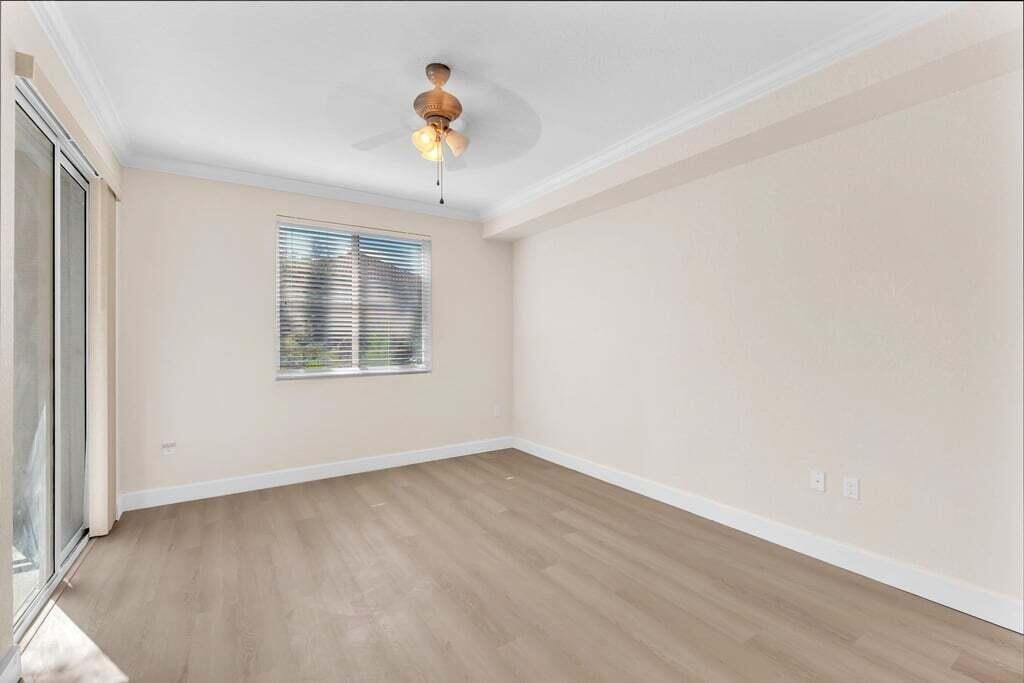 VIZCAYA LAKES CONDO - Residential