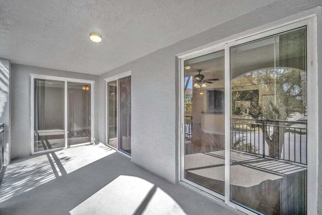 VIZCAYA LAKES CONDO - Residential