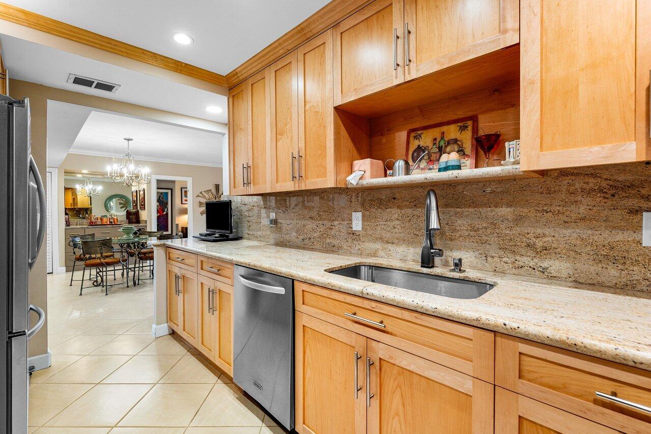 PATRICIAN OF PALM BEACH CONDO - Residential