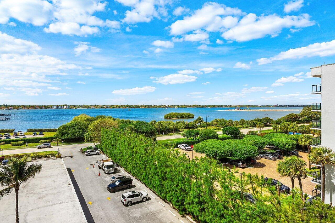 PATRICIAN OF PALM BEACH CONDO - Residential