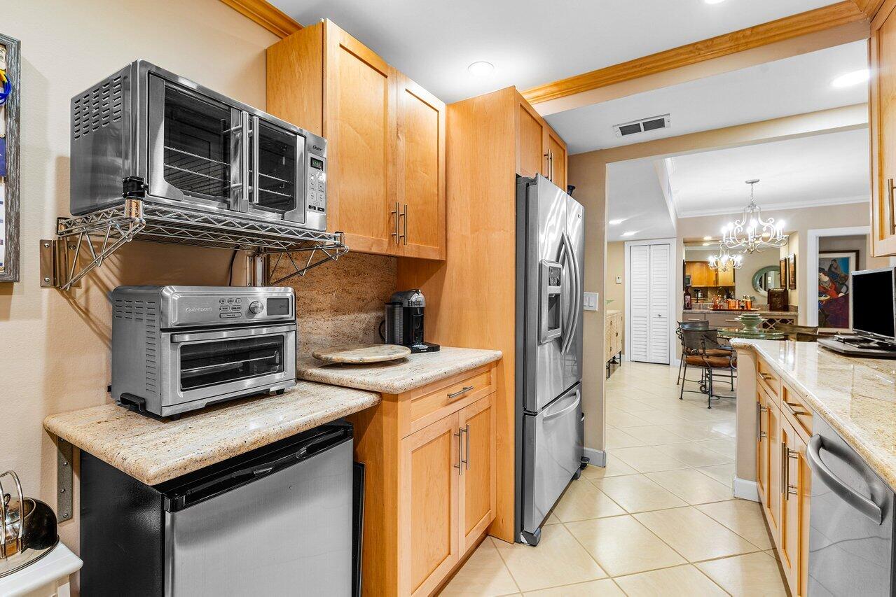 PATRICIAN OF PALM BEACH CONDO - Residential