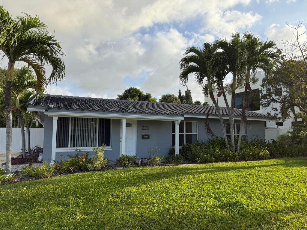 Photo of 971 SW 12th Street, Boca Raton, FL 33486 (MLS # R11078305)