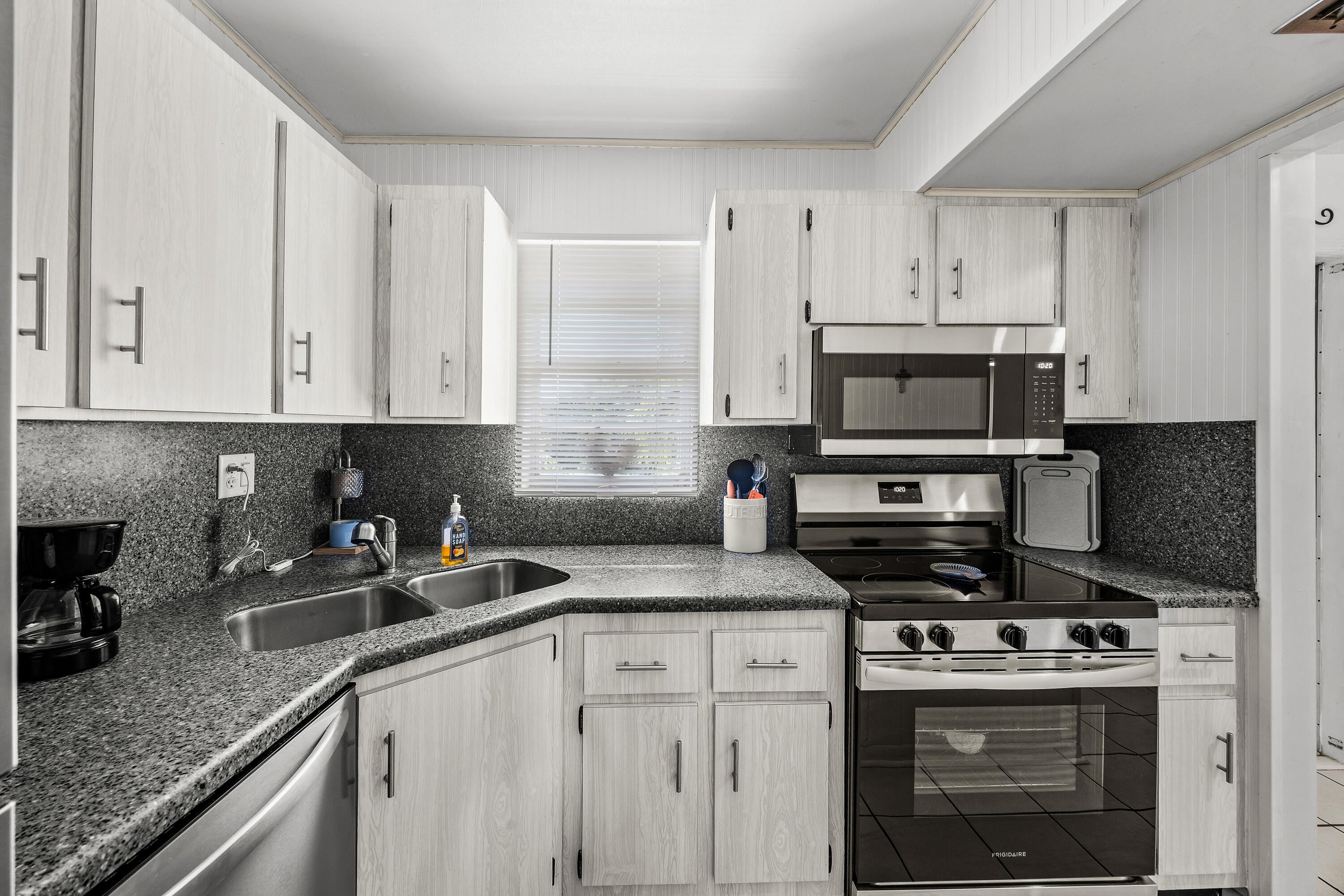 1917 SW Palm City Road Apt g