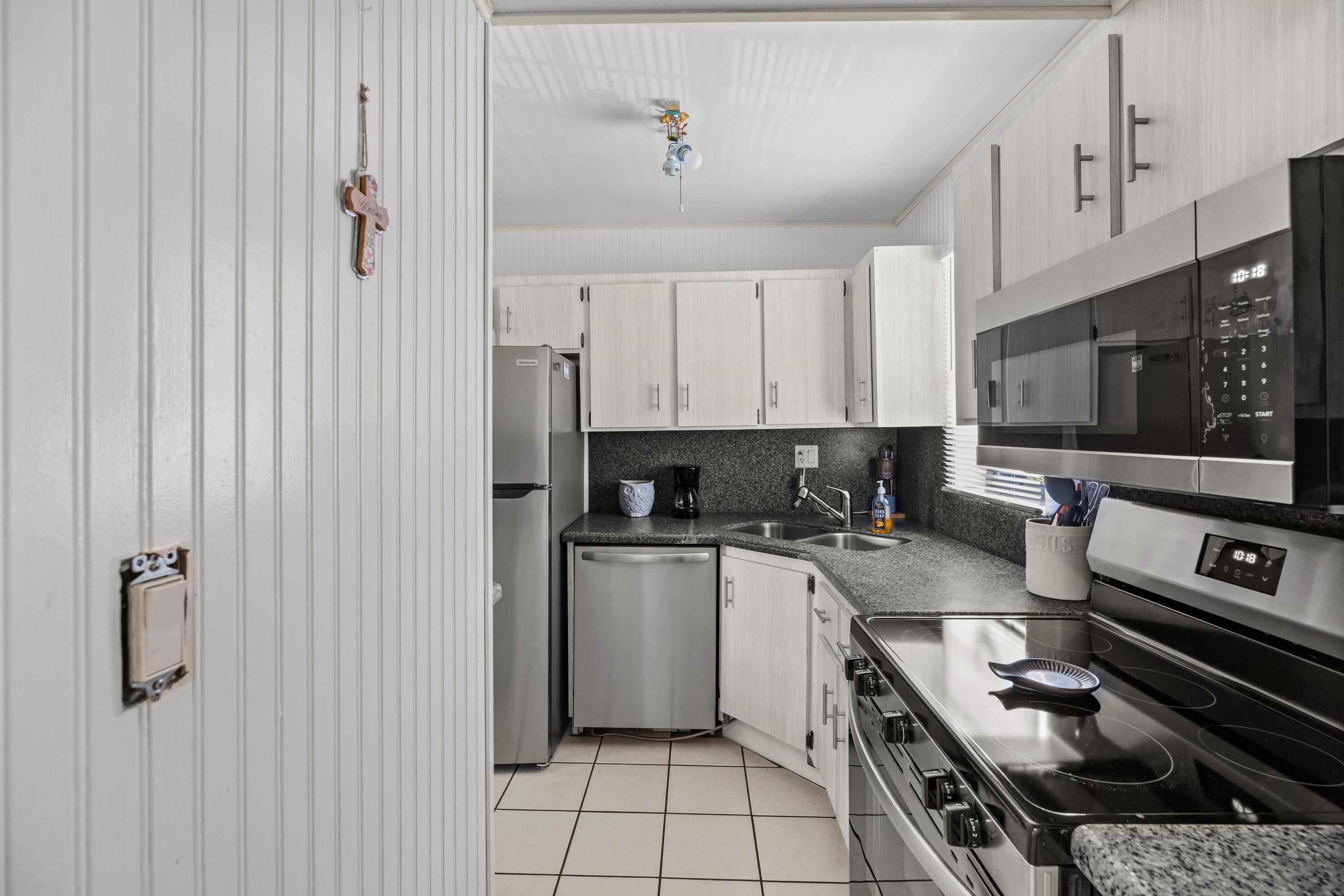 1917 SW Palm City Road Apt g