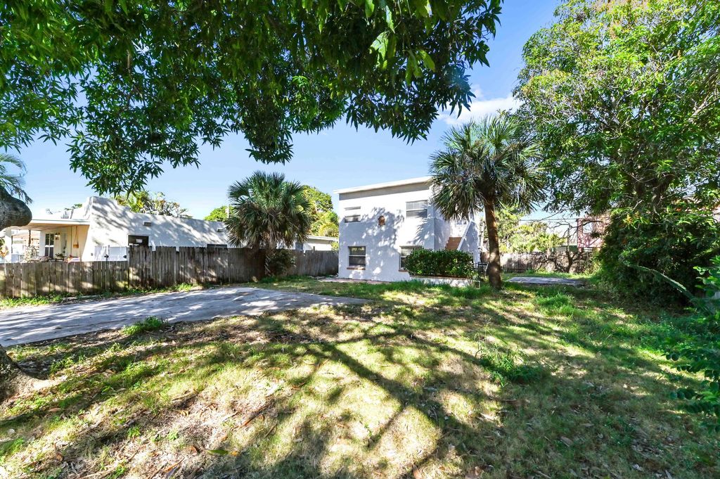 Photo of 515 Putnam Road, West Palm Beach, FL 33405 (MLS # R11150506)
