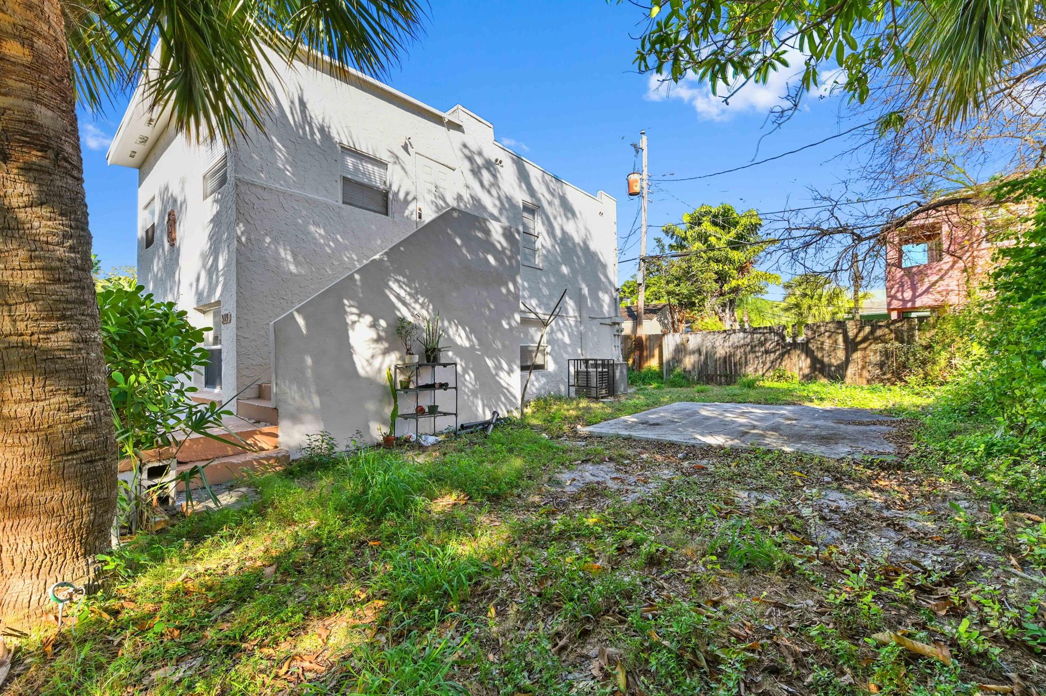 COLONIAL ESTATES - Residential Lease