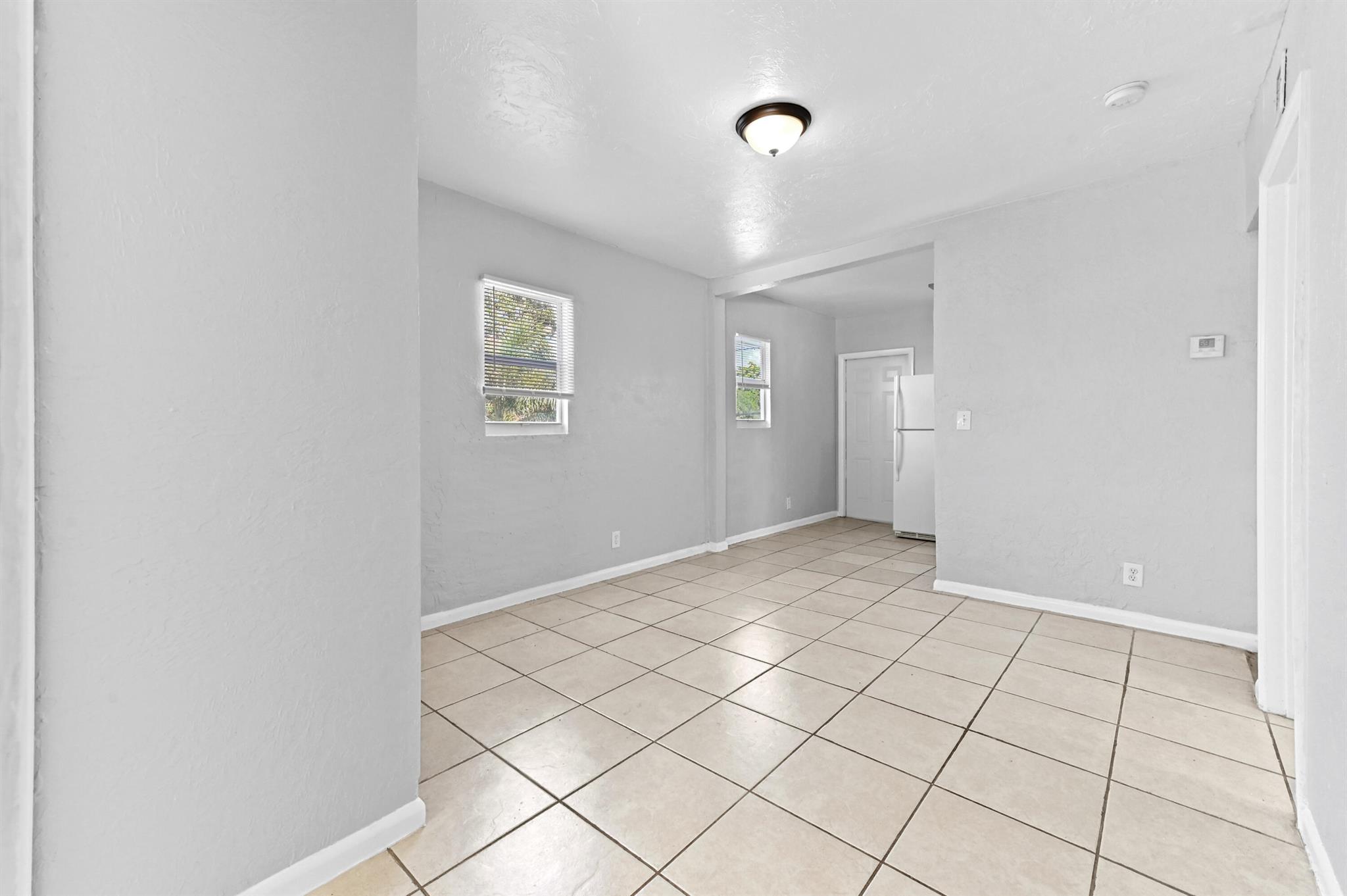 COLONIAL ESTATES - Residential Lease