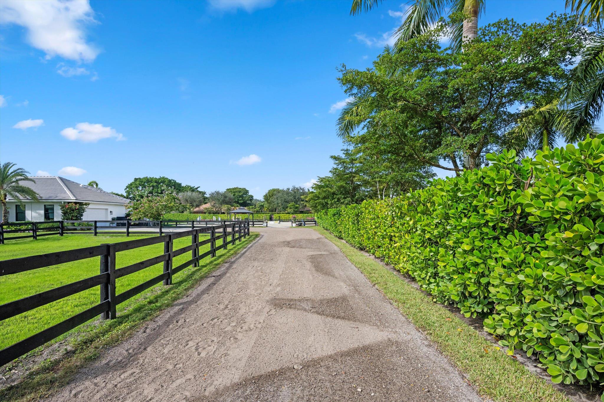 PADDOCK PARK 2 OF WELLING - Residential