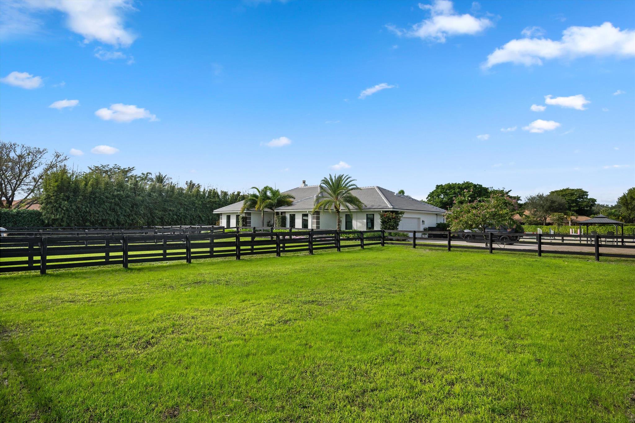 PADDOCK PARK 2 OF WELLING - Residential