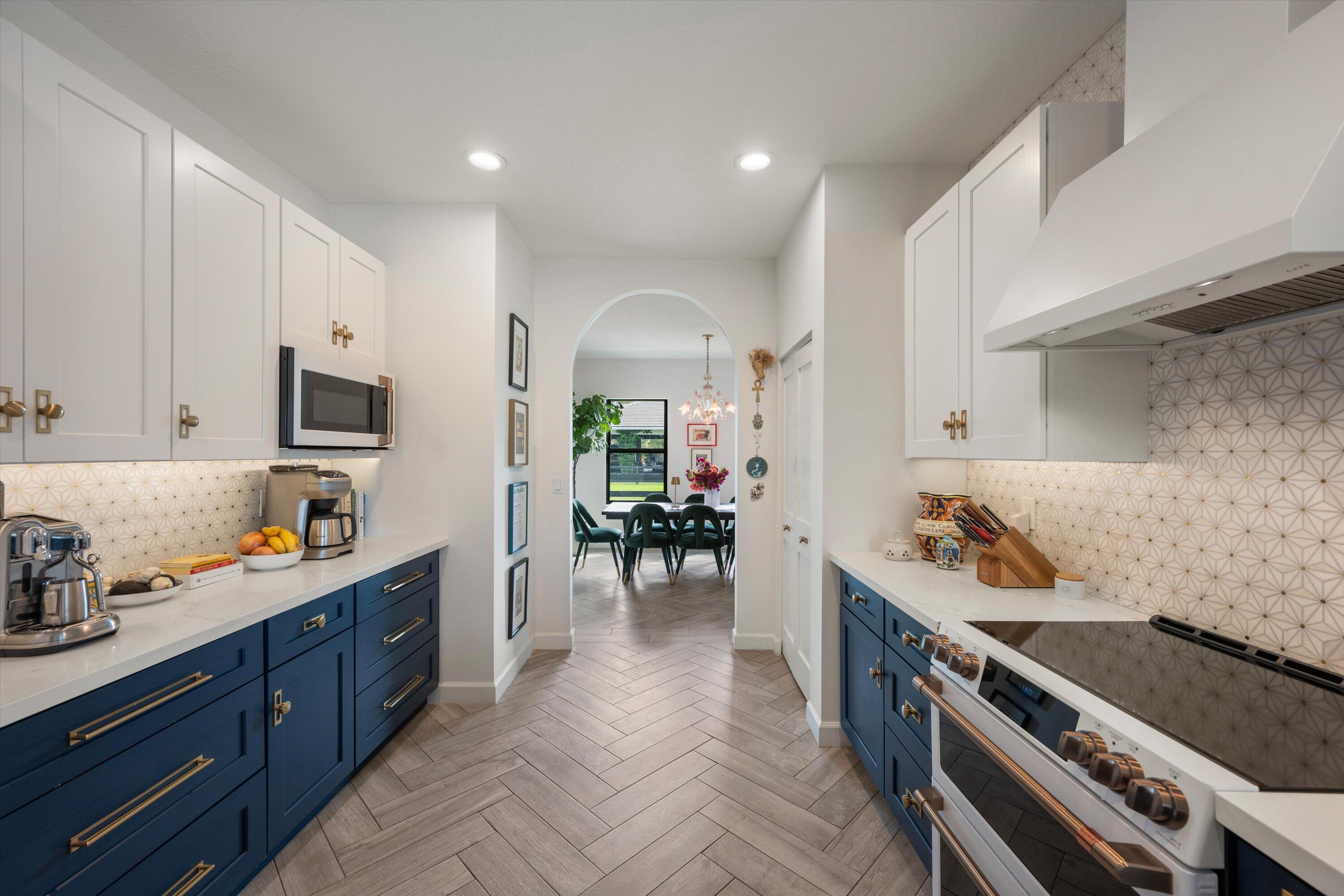 PADDOCK PARK 2 OF WELLINGTON - Residential