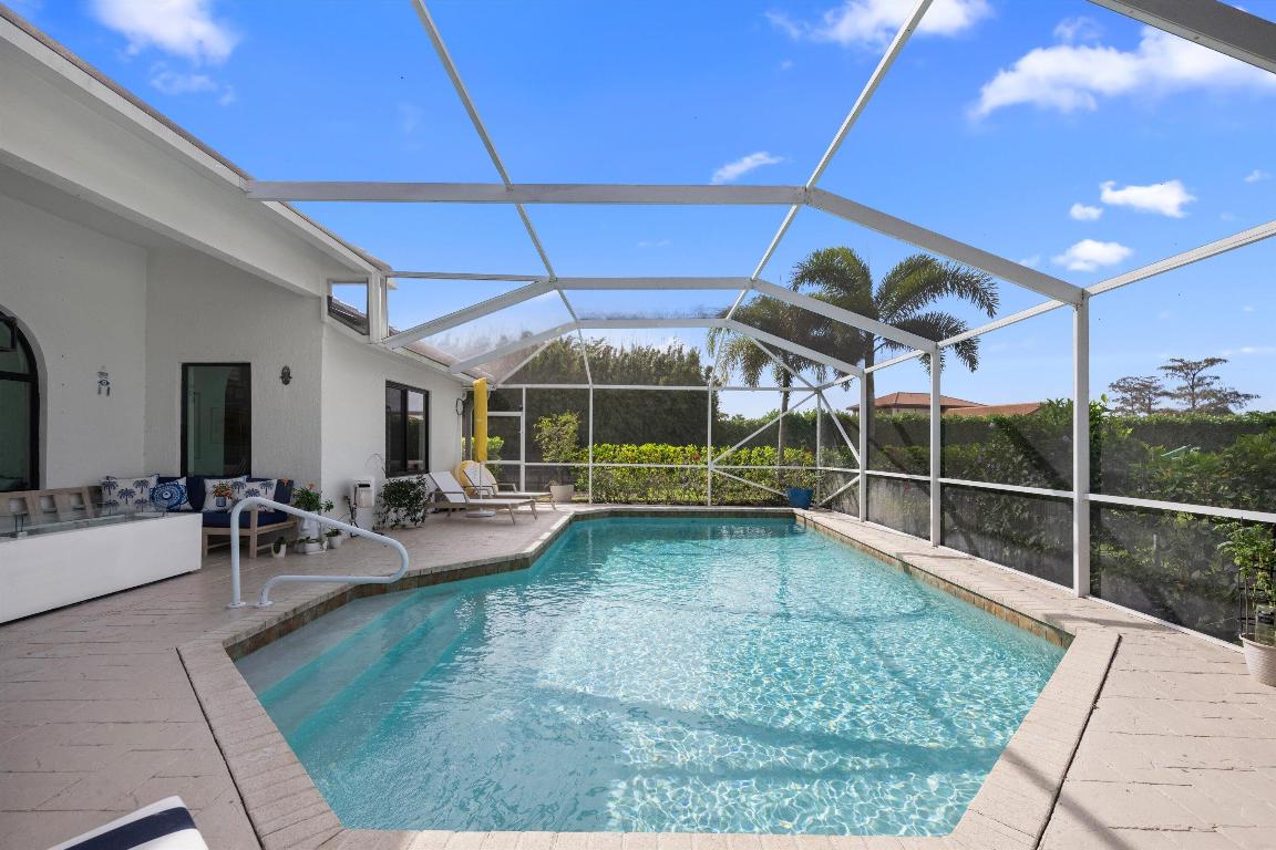 PADDOCK PARK 2 OF WELLINGTON - Residential