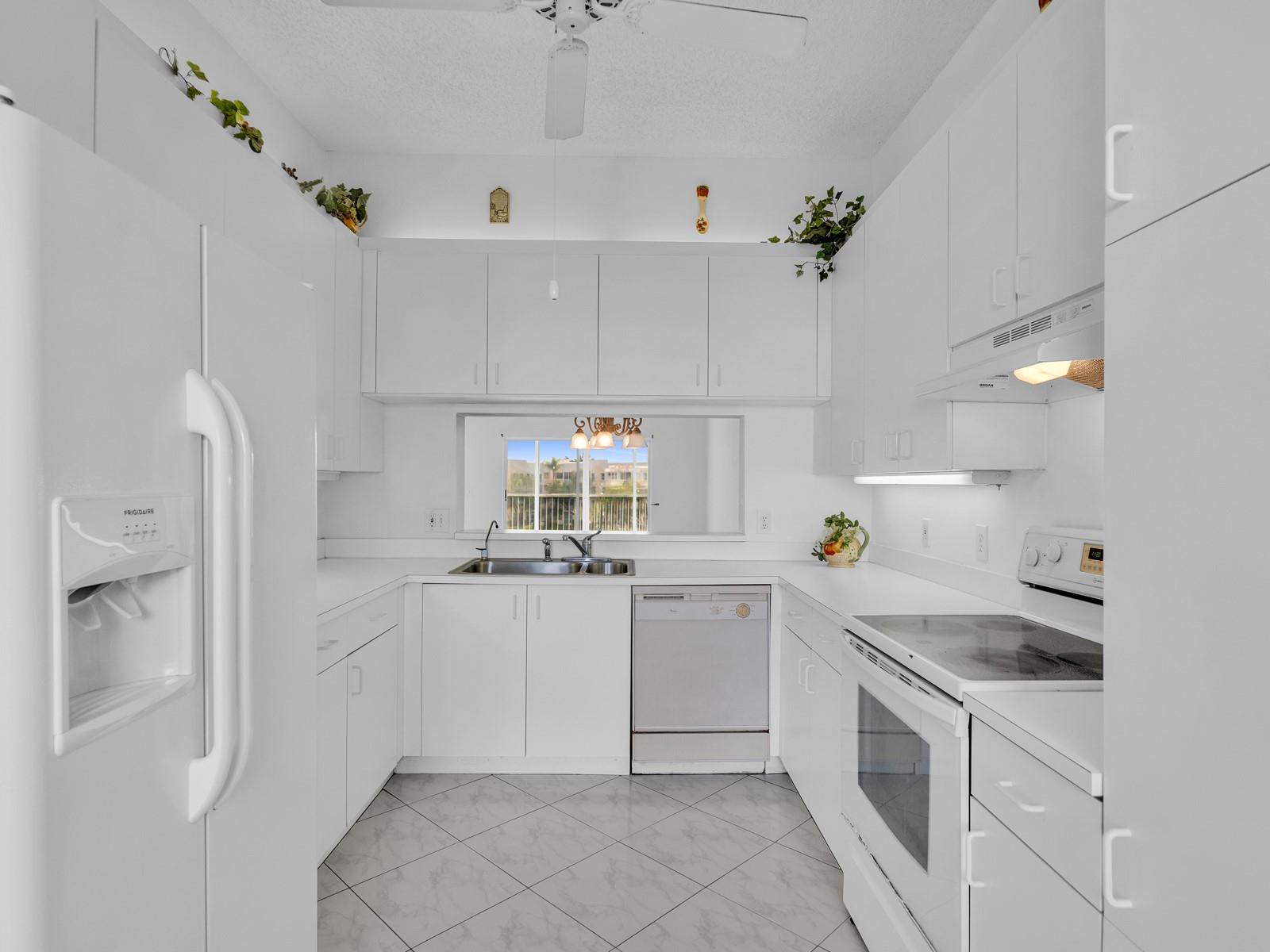 Sunrise Lakes Phase 4 - Residential