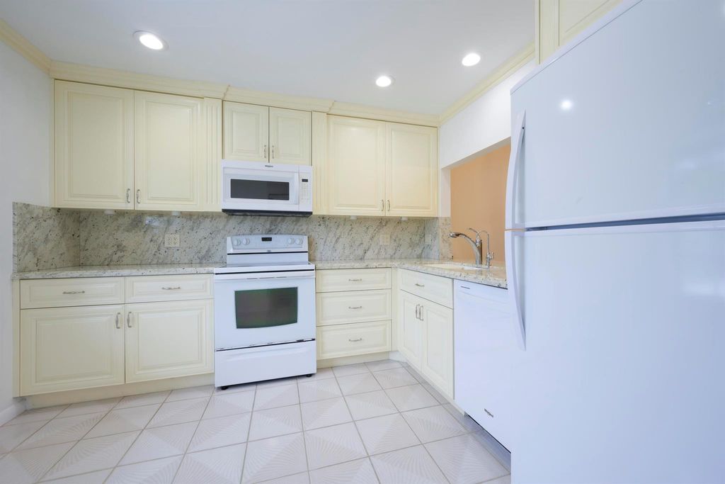 Photo of 135 Doe Trail, Jupiter, FL 33458 (MLS # R11104034)