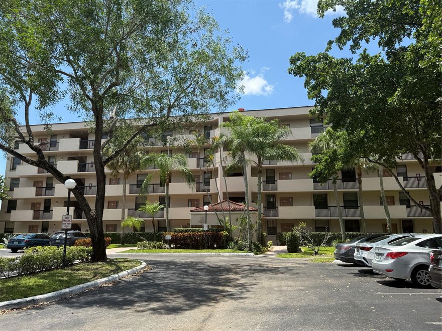 PRICED TO SELL!!! LARGEST MODEL 1300 SF, 2 BEDROOMS/2 BATHS. CORNER UNIT!!! ELEVATOR BUILDING. LIGHT AND BRIGHT. EAT-IN KITCHEN. LAUNDRY-ROOM WITH EXTRA STORAGE. OVERSIZED LIVING AREA WITH RELAXING LAKE VIEW AND TRADEWINDS PARK! SPLIT FLOOR PLAN, LARGE MASTER BEDROOM W/WALK-IN CLOSET. TILE THROUGHOUT. IMPACT RESISTANT FRONT DOOR. GREAT LOCATION NEAR THE TURNPIKE, SHOPS, RESTAURANTS. ALL AGES WELCOME!!! COMMUNITY OFFERS ALL THE TOWNSHIP AMENITIES: HEATED POOL, BASKETBALL, TENNIS, FITNESS CENTER, THEATER, MOVIES.
MAINTENANCE INCLUDED:CABLE, INTERNET, WATER, SEWER, GARBAGE, PEST CONTROL. SOLD AS-IS!
*THE ASSOCIATION REQUIRES MINIMUM 700 CREDIT SCORE AND 15% DOWN PAYMENT. NO LEASING ALLOWED*.