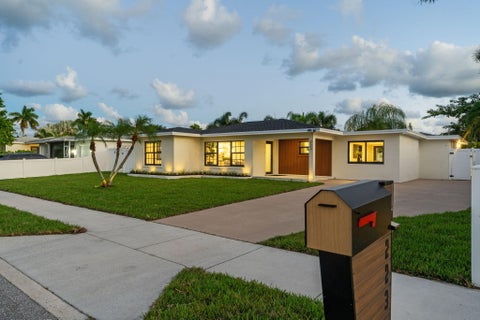 Tiny photo for 223 Vanderbilt Drive, Lake Worth, FL 33460 (MLS # B26088974)