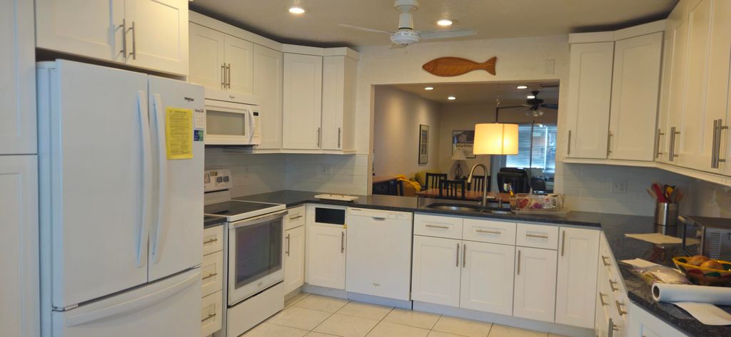 Photo of 5432 Privet Pl #D, Delray Beach, FL 33484 (MLS # B26002282)