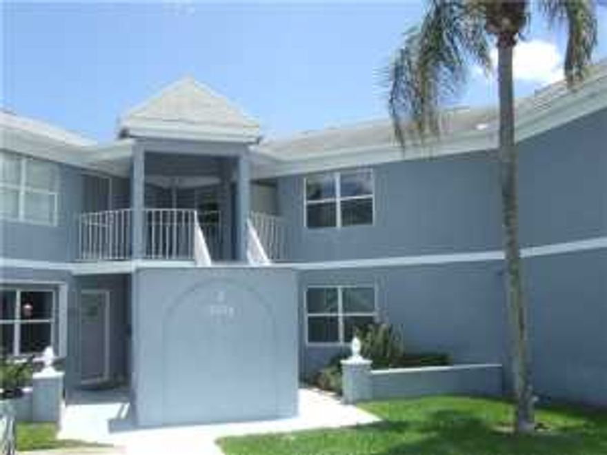 2BED/2BA rental in prime Stuart location. Very clean and ready to move in! Freshly painted and new laminated flooring. Wonderful screened patio overlooking a private green setting. Community amenities include pool and tennis and easy access to shopping and restaurants. Full appliance pkg. Water and Sewer are included in the rent. NO PETS.