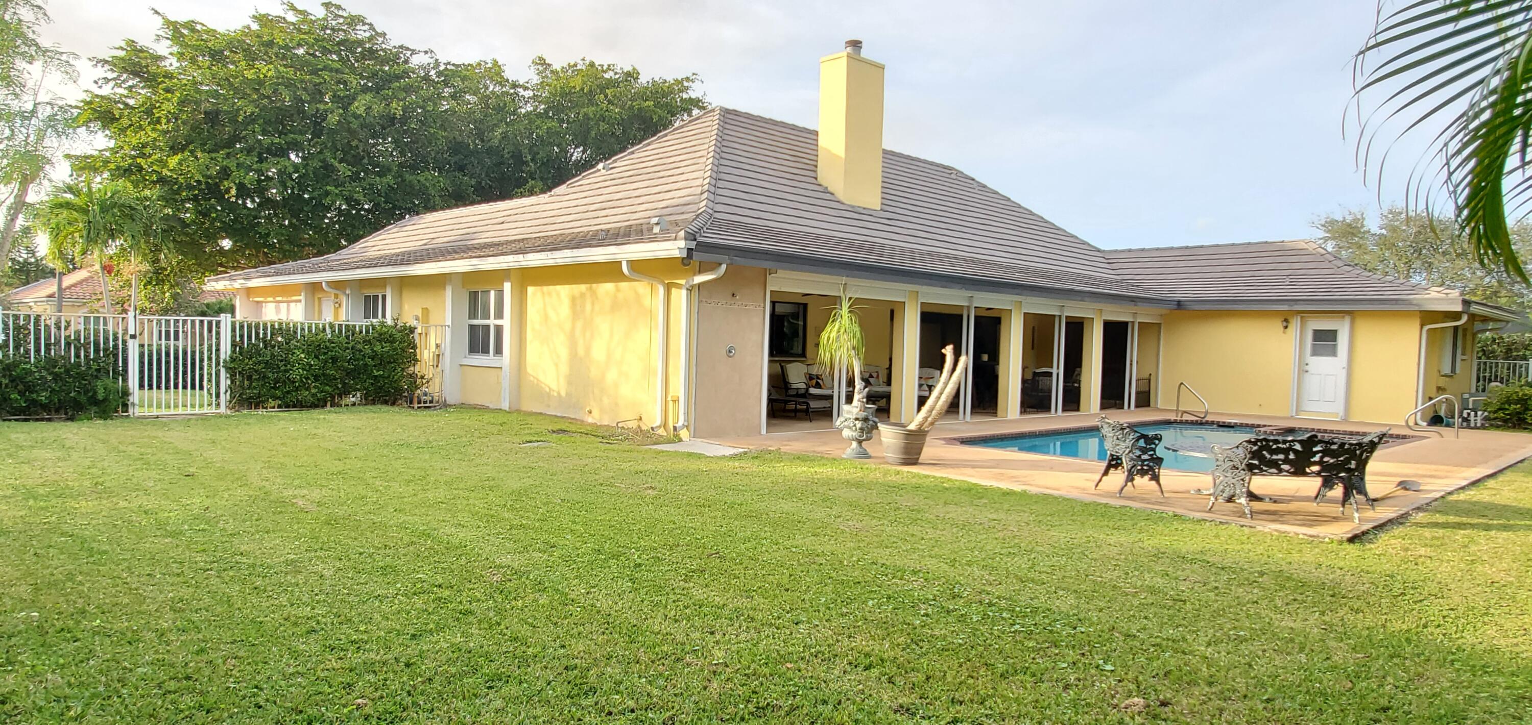 2099 Greenview Cove Drive