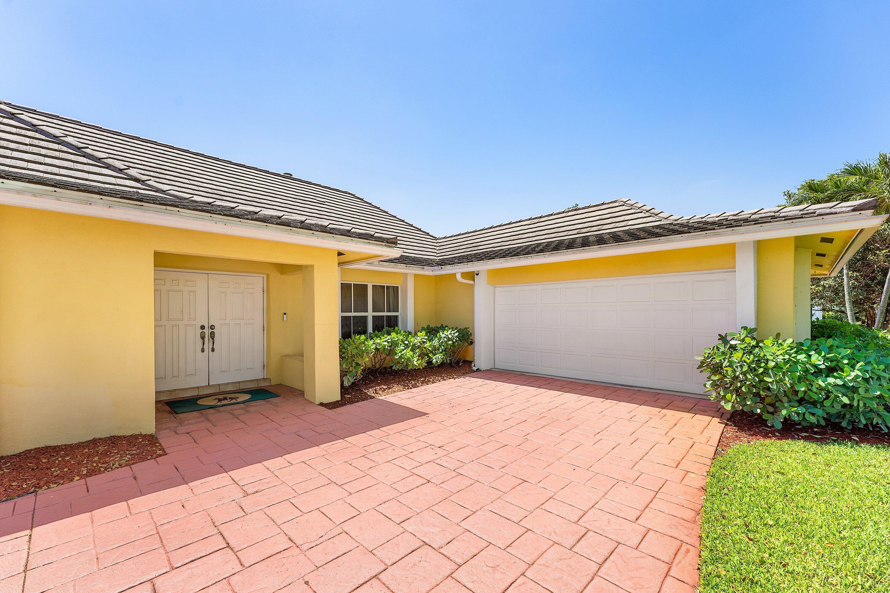2099 Greenview Cove Drive