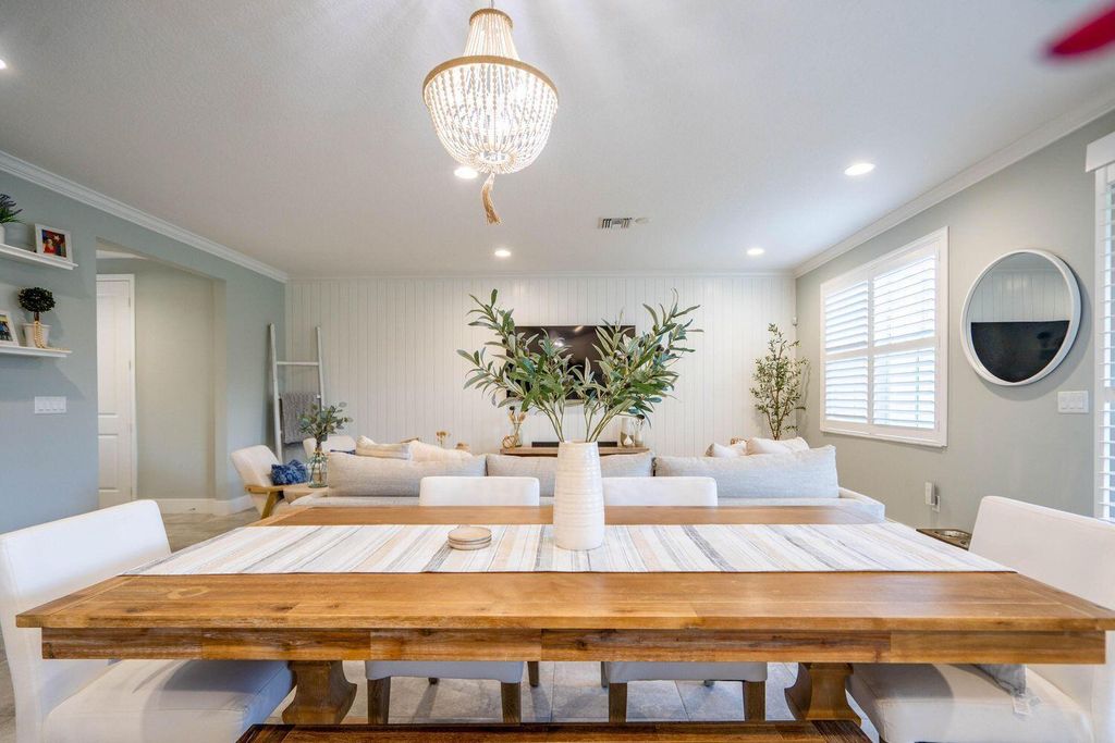 Photo of 12877 Trevi Isle Drive, Palm Beach Gardens, FL 33418 (MLS # R10966205)