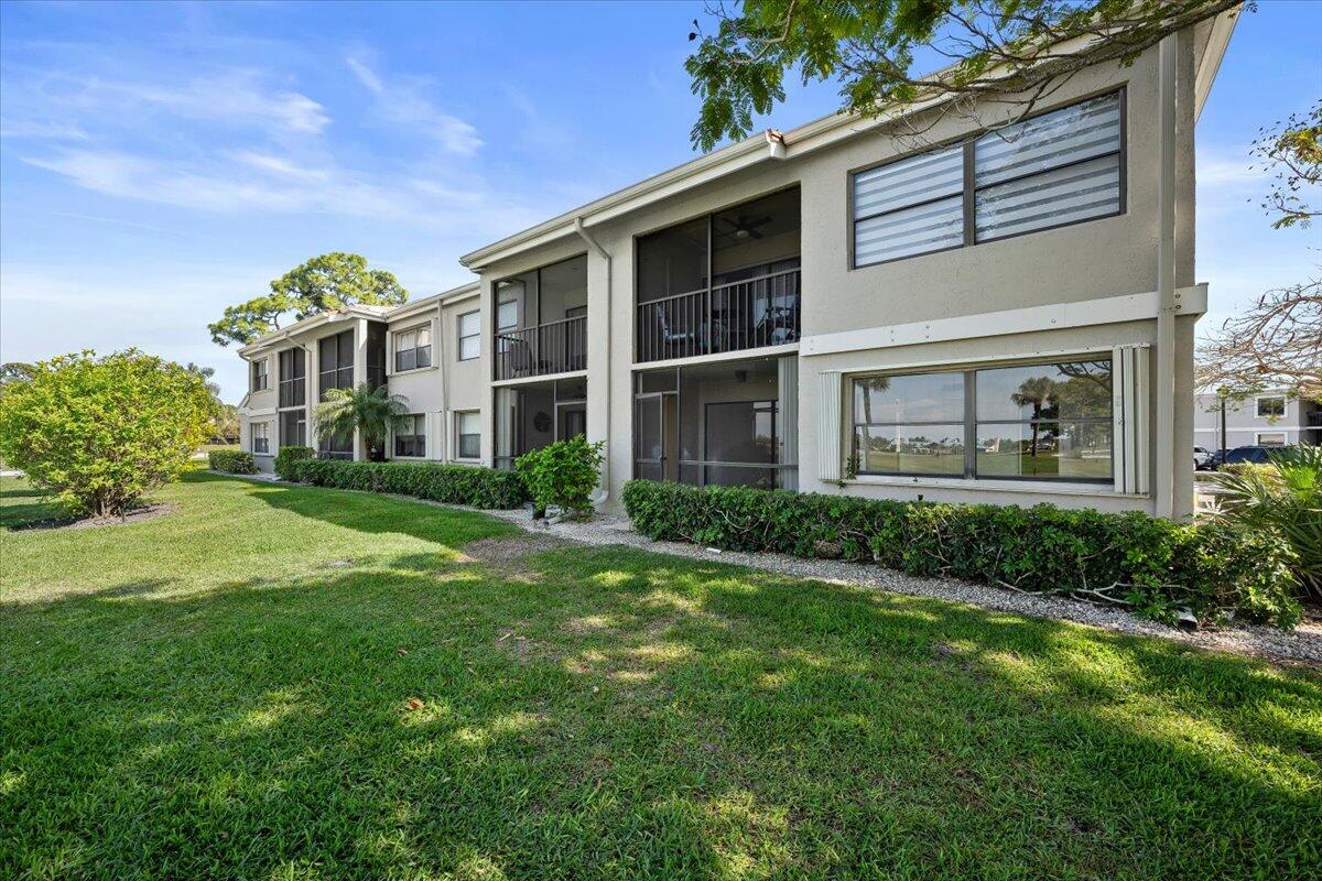 PINEWOOD CONDOS - Residential