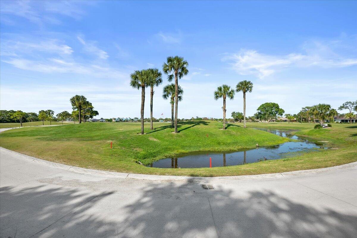 PINEWOOD CONDOS - Residential