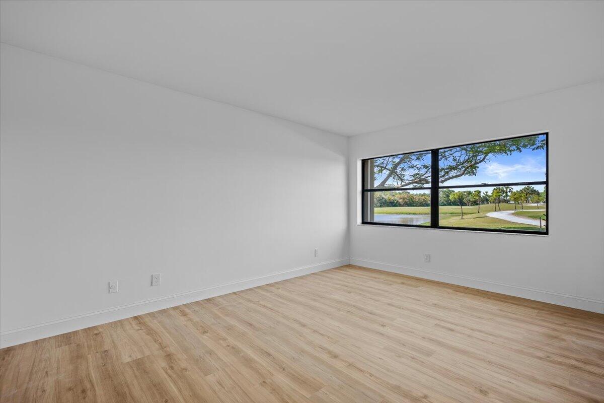 PINEWOOD CONDOS - Residential