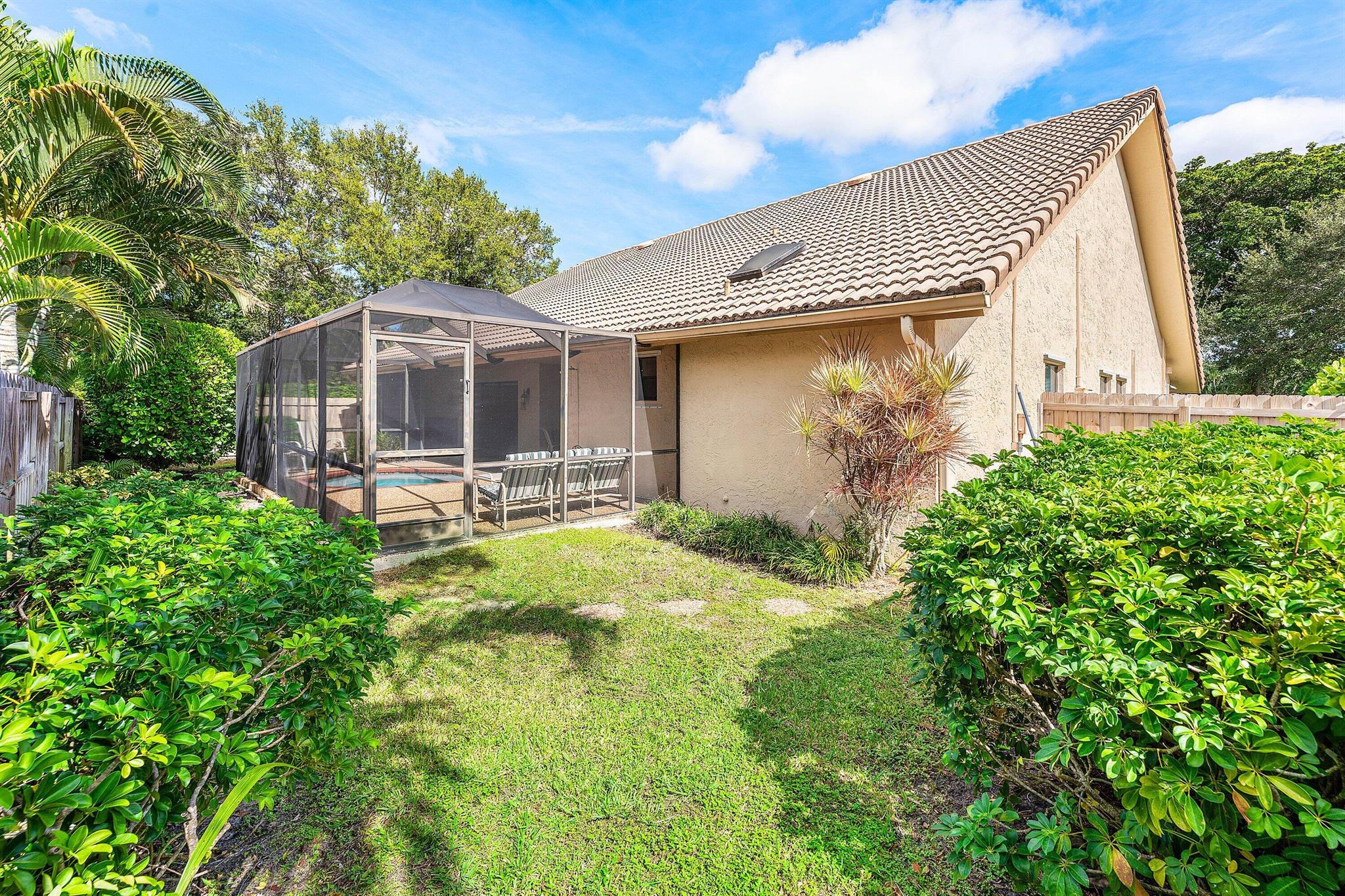 BOCA TIERRA 1ST SEC - Residential