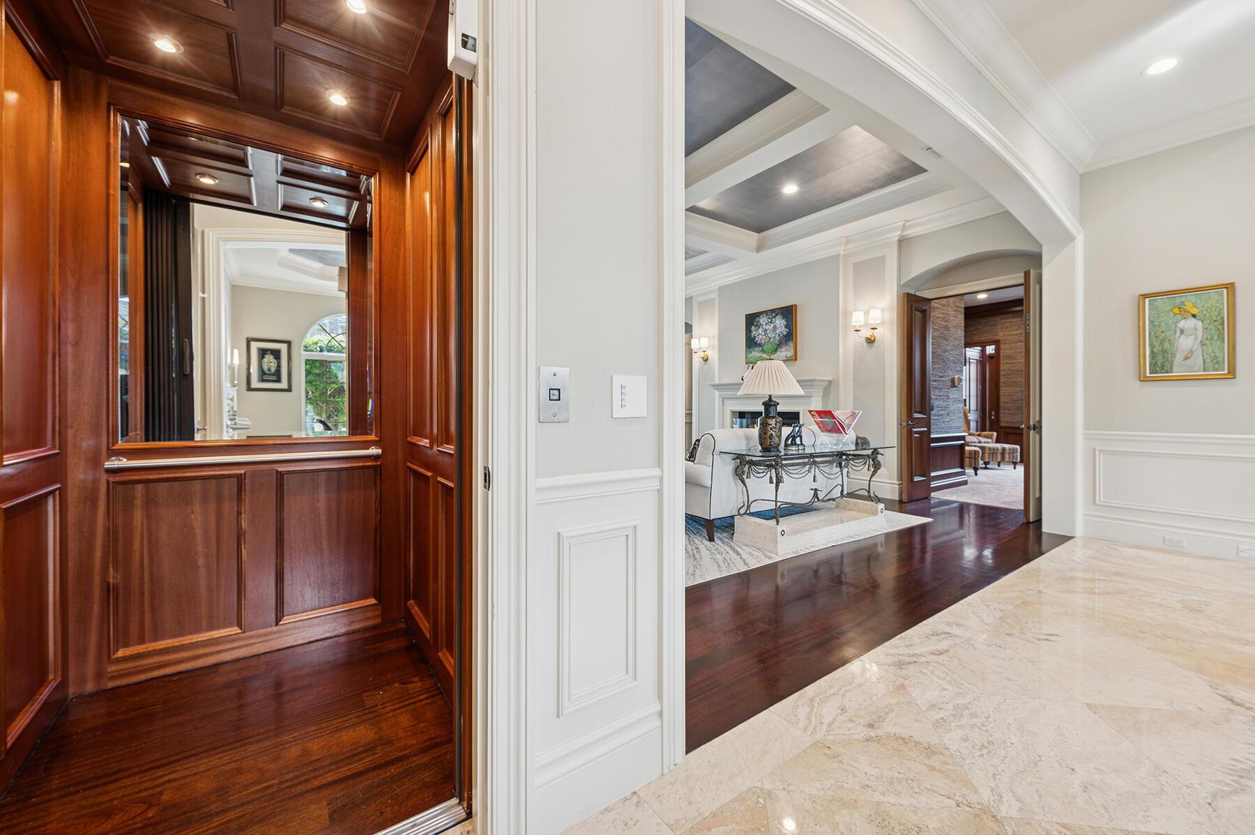 ROYAL PALM YACHT & COUNTR - Residential