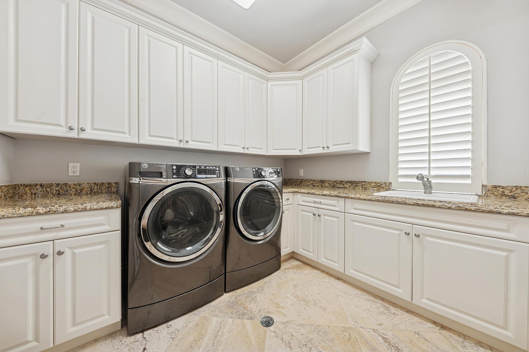 ROYAL PALM YACHT & COUNTR - Residential