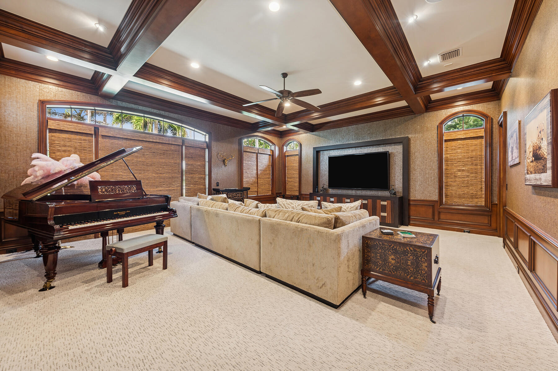 ROYAL PALM YACHT & COUNTRY CLUB - Residential