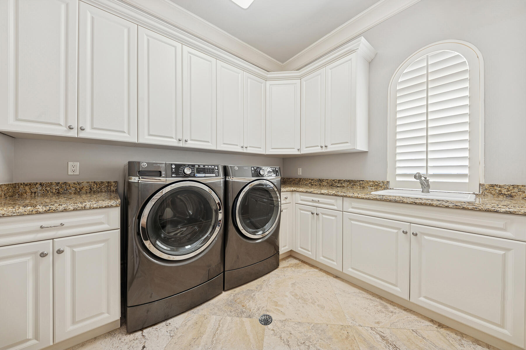 ROYAL PALM YACHT & COUNTRY CLUB - Residential