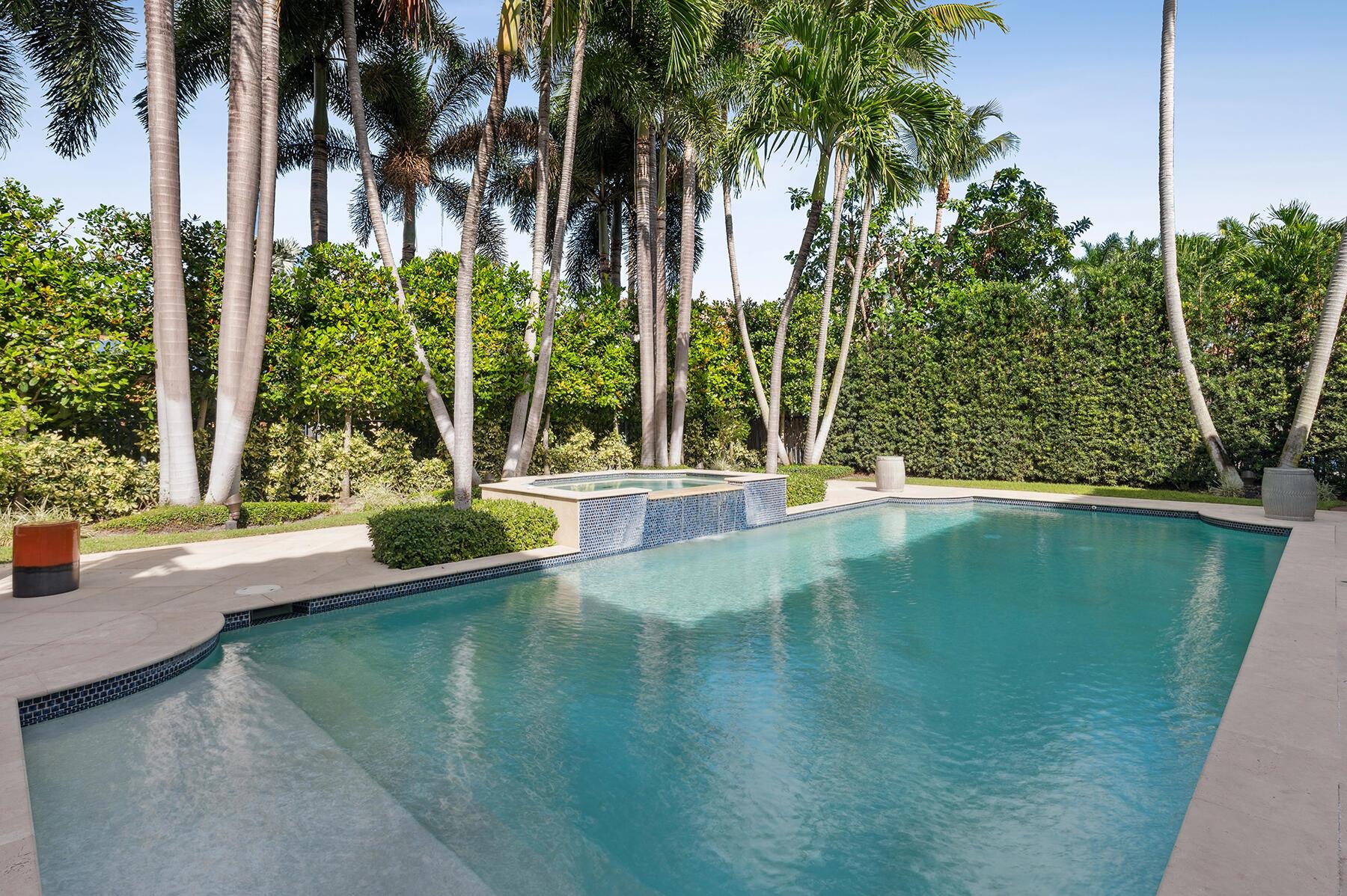 ROYAL PALM YACHT & COUNTR - Residential