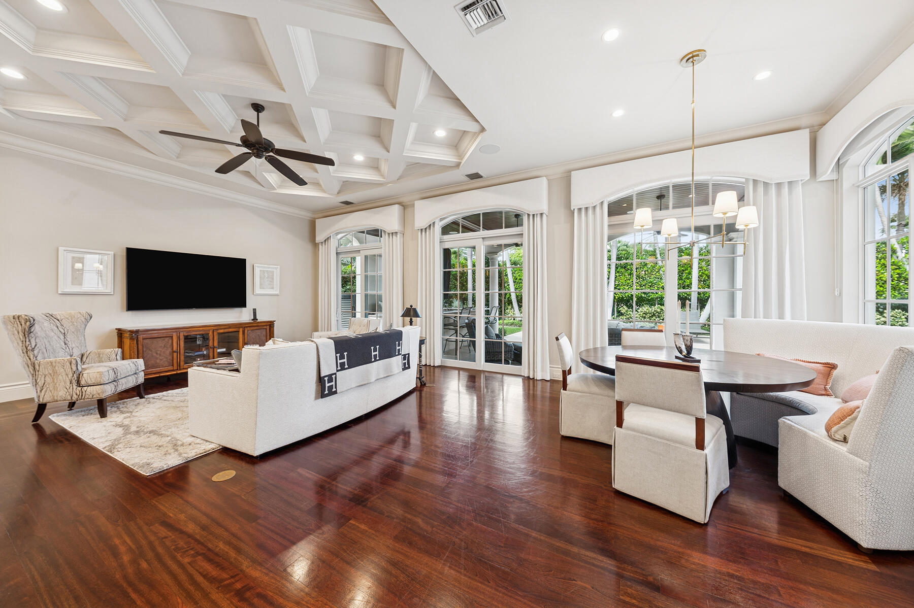 ROYAL PALM YACHT & COUNTRY CLUB - Residential