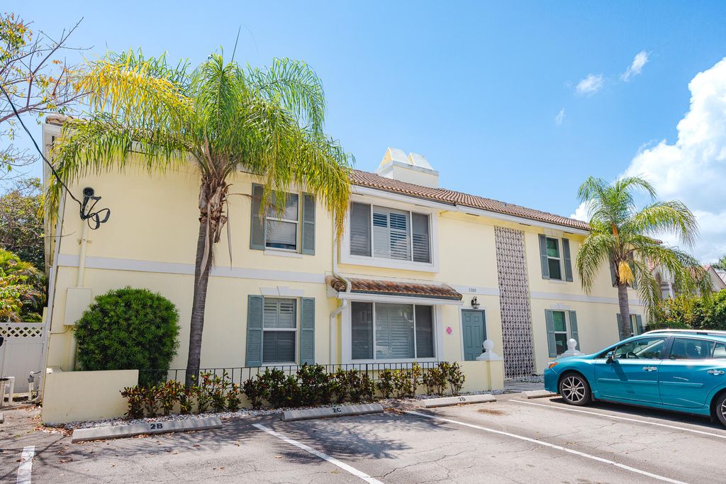 Photo of 1308 Bayview Drive #1c, Fort Lauderdale, FL 33304 (MLS # B26022236)