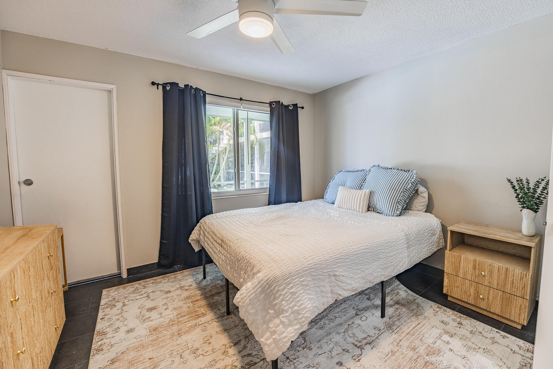 HAMPTON EAST CONDO - Residential