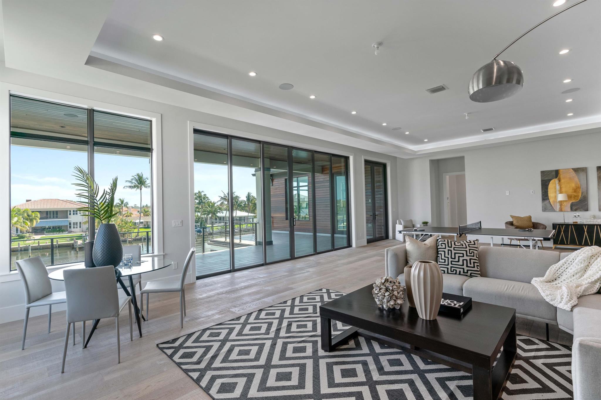 NORTH PALM BEACH VILLAGE - Residential