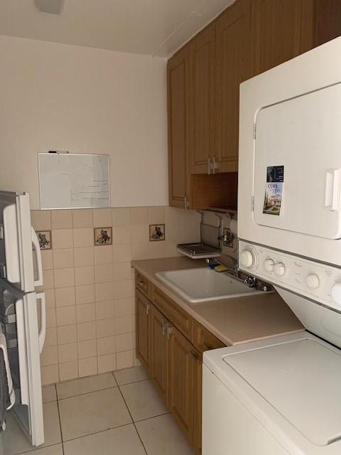 Bay White House Condo 01 - Residential Lease